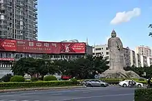 位于柳城街道二环路与成功街路口的郑成功雕像
