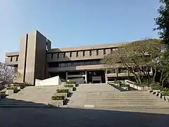 私立中原大學張靜愚圖書館