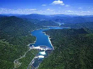 翡翠水庫壩體、電廠與集水區