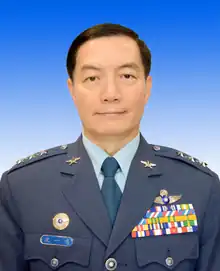 著空軍軍常服的將官（沈一鳴一級上將軍階）