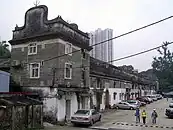 文正公立學校前身貫萬學校借用曾大屋其中一個炮樓作校舍