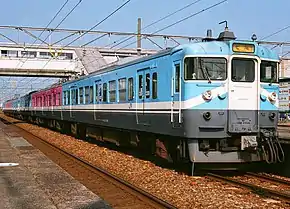 旧塗装的415系6輛編成（2004年7月5日）