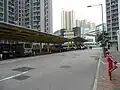 健明邨室外停車場，位於勤學里