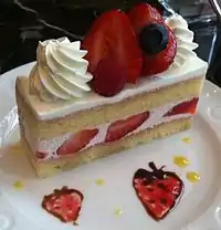 草莓口味的千層蛋糕