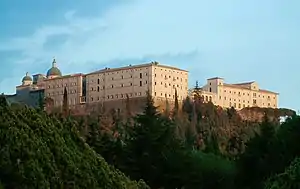 山顶上的修道院