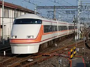 路線：伊勢崎線新栃木站列車：東武100系電車